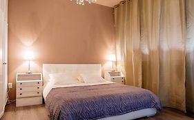 Golden Bridge Apartment